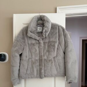 Abercrombie & Fitch Women's Faux Fur Mini Puffer Jacket - Gray - Medium
